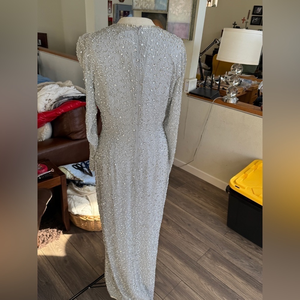 Elegant beaded silk gown size 8 silver / grey long sleeve vintage flawless - Picture 3 of 16